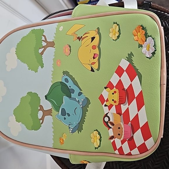 Pokémon Bulbasaur & Pikachu Picnic Mini Backpack - Picture 11 of 13